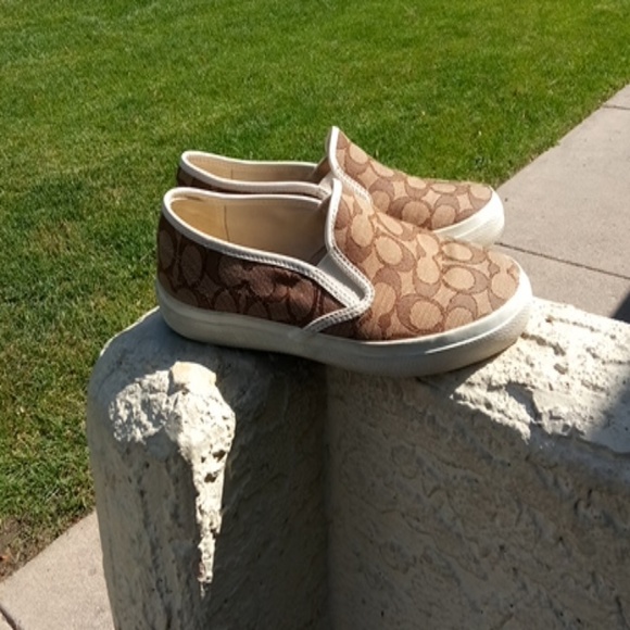 Shoes - Picture 2 of 2